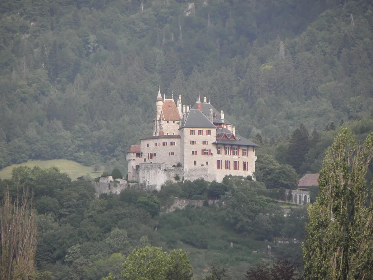 Château d'Annecy Architectural Features History Guide