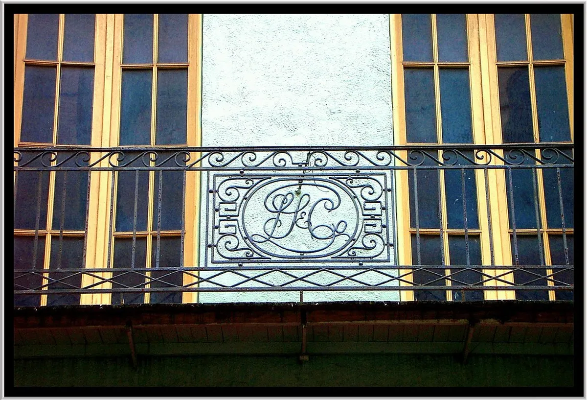 Best Self-Guided Street Art Itinerary Bastia 2025