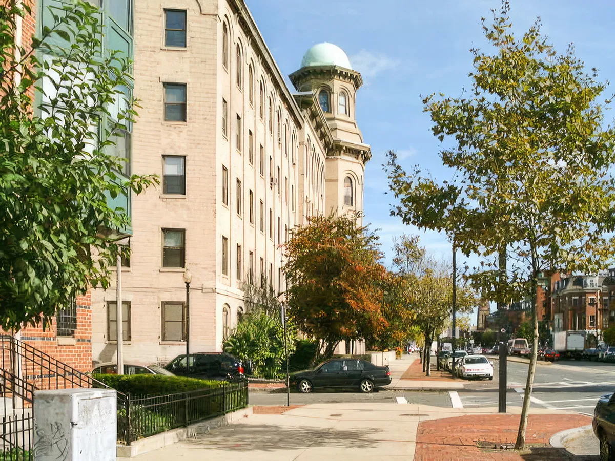 Instagrammable Architecture Beaune France Spots