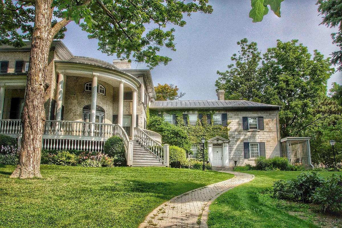 Visiting Calvi's Oldest Houses: A 2025 Guide